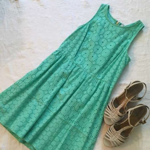 Kensie Dresses & Skirts - Kensie Eyelet Dress - Size M